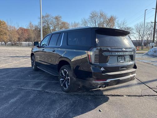 2025 Chevrolet Suburban 4WD High Country