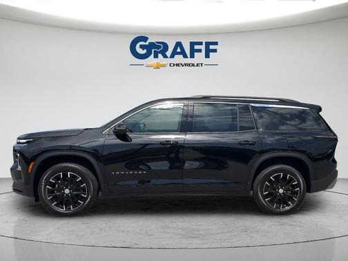 Mosaic Black Metallic 2026 Chevrolet Traverse LT