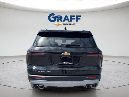 Mosaic Black Metallic 2026 Chevrolet Traverse LT