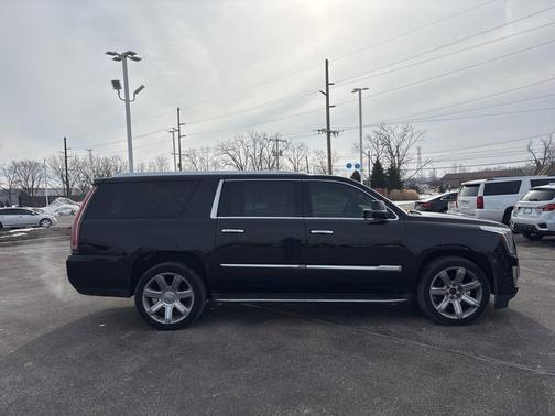 2017 Cadillac Escalade ESV Luxury