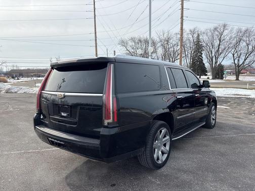 2017 Cadillac Escalade ESV Luxury