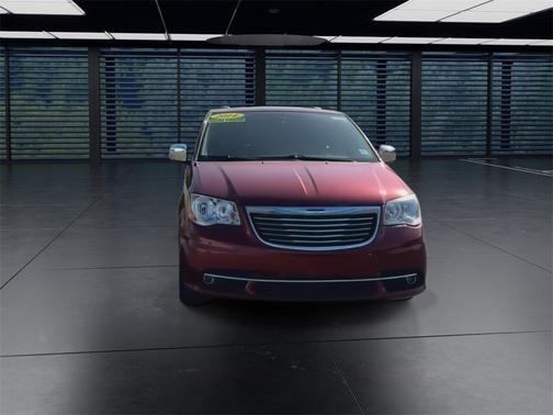 2014 Chrysler Town & Country Touring-L