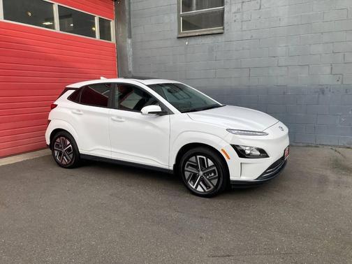 2022 Hyundai KONA EV SEL 4dr Crossover