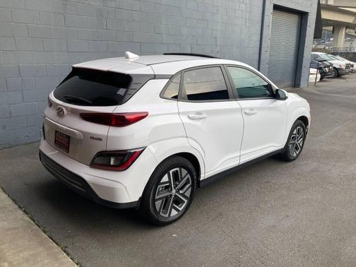 2022 Hyundai KONA EV SEL 4dr Crossover
