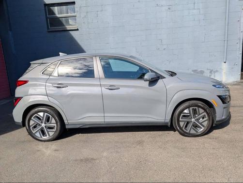 2023 Hyundai KONA EV SE 4dr Crossover