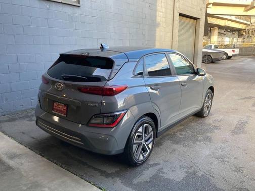 2023 Hyundai KONA EV SE