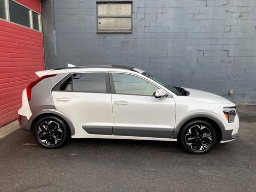 2023 Kia Niro EV Wave 4dr Crossover