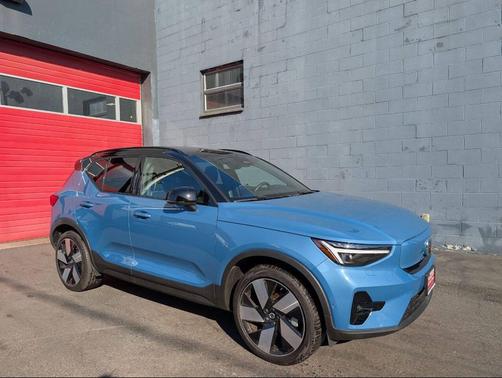2023 Volvo XC40 Recharge Pure Electric Twin Ultimate eAWD 4dr SUV