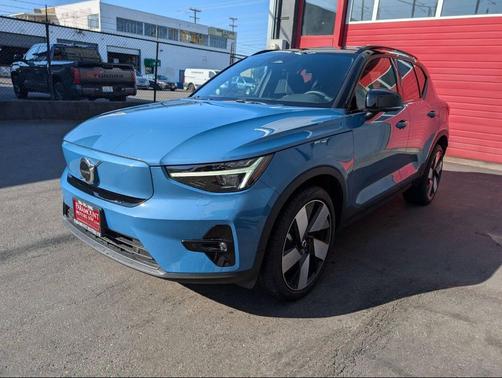 2023 Volvo XC40 Recharge Pure Electric Twin Ultimate eAWD 4dr SUV