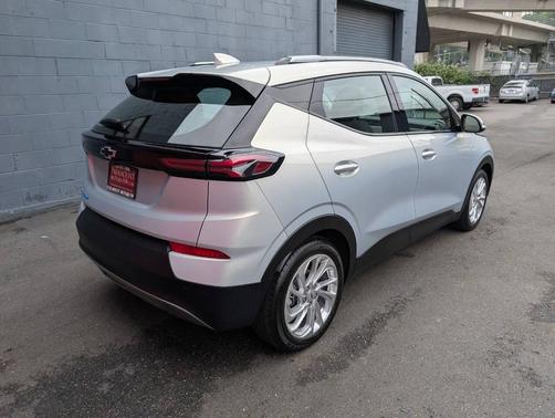 Silver 2023 Chevrolet Bolt EUV LT 4dr Hatchback