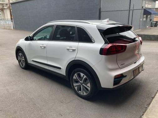 2022 Kia Niro EV S 4dr Crossover