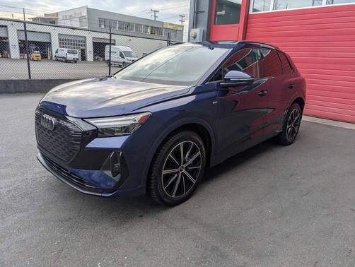 2022 Audi e-tron Premium Plus