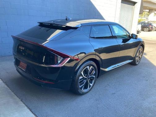 2023 Kia EV6 Wind AWD 4dr Crossover