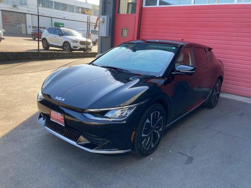 2023 Kia EV6 Wind AWD 4dr Crossover
