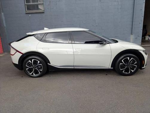 2022 Kia EV6 Wind 4dr Crossover