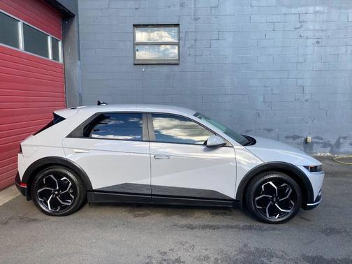2023 Hyundai IONIQ 5 SE