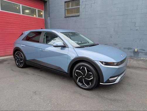 2024 Hyundai IONIQ 5 SEL