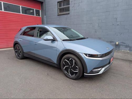 2024 Hyundai IONIQ 5 SE