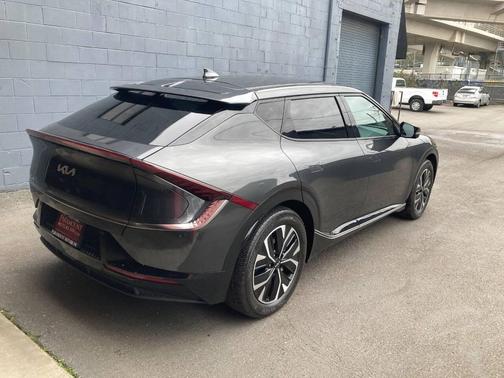 2023 Kia EV6 Wind AWD 4dr Crossover