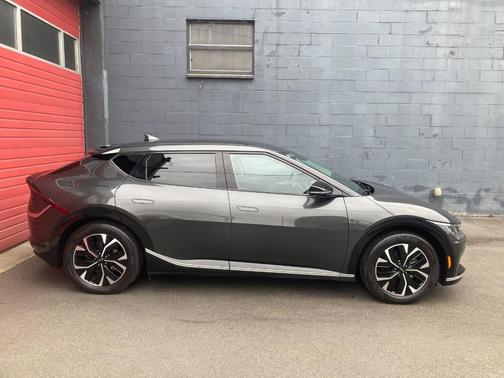 2023 Kia EV6 Wind AWD 4dr Crossover