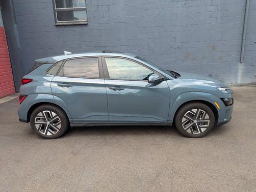 2022 Hyundai KONA EV SEL 4dr Crossover