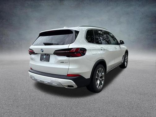 Mineral White Metallic 2026 BMW X5 xDrive40i