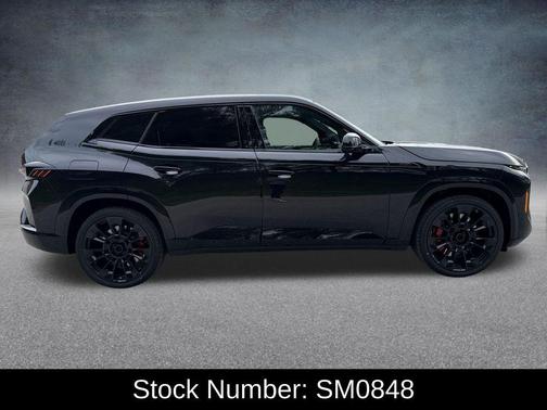 Black Sapphire Metallic 2026 BMW XM Label