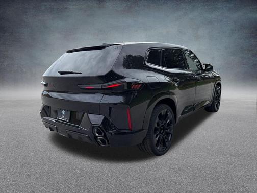 Black Sapphire Metallic 2026 BMW XM Label