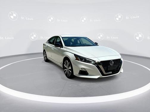 2022 Nissan Altima SR FWD