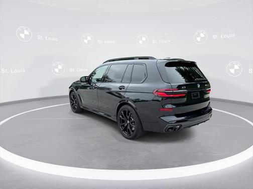 2025 BMW X7 M60i