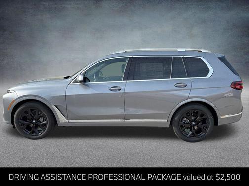 Skyscraper Grey Metallic 2026 BMW X7 xDrive40i