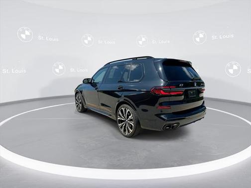 2023 BMW X7 M60i