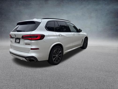 2023 BMW X5 M50i