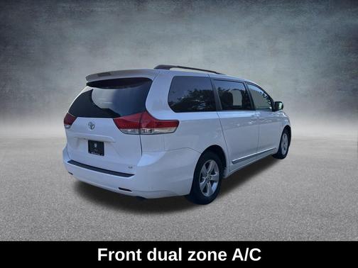 2013 Toyota Sienna LE