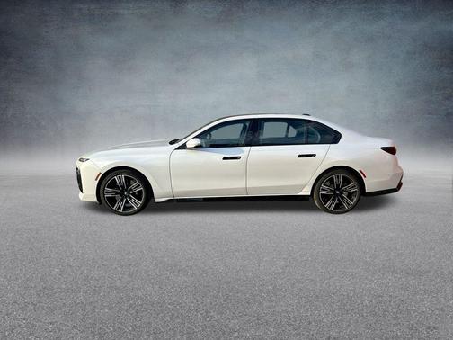 2025 BMW 760 xDrive