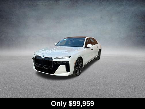 Mineral White Metallic 2025 BMW 760 xDrive