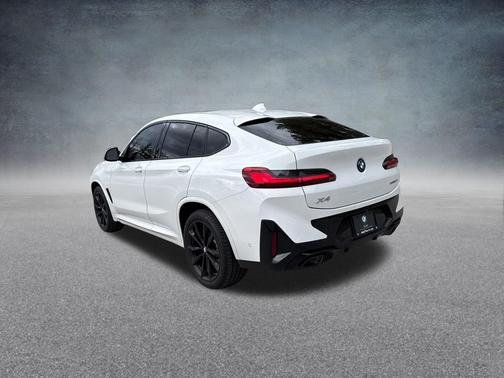 2025 BMW X4 xDrive30i