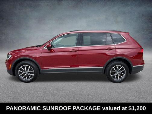 Cardinal Red Metallic 2020 Volkswagen Tiguan 2.0T SE