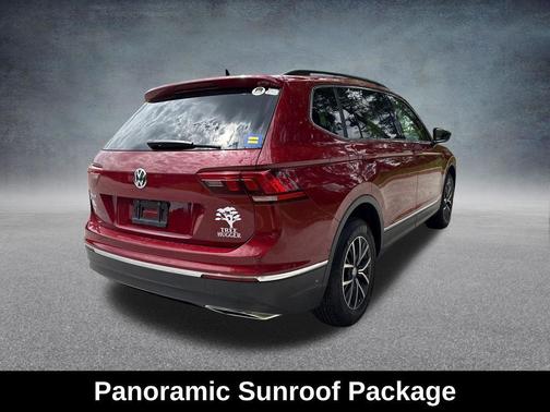 Cardinal Red Metallic 2020 Volkswagen Tiguan 2.0T SE