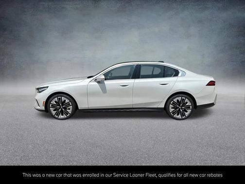 Mineral White Metallic 2026 BMW 530 xDrive