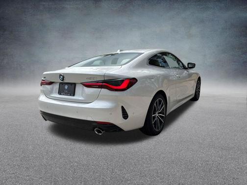 Mineral White Metallic 2026 BMW 430 i xDrive