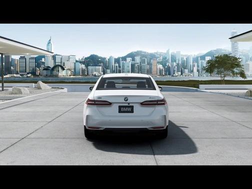 2025 BMW 530 i xDrive