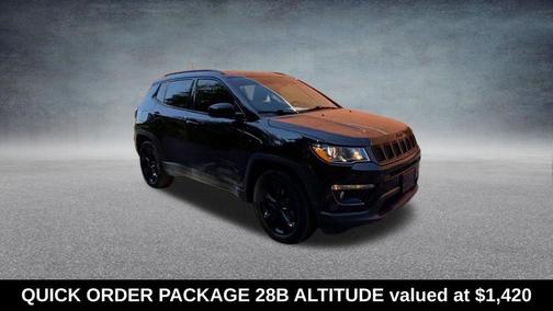 Diamond Black Crystal Pearlcoat 2019 Jeep Compass Latitude