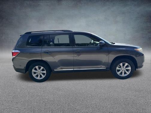 2013 Toyota Highlander SE