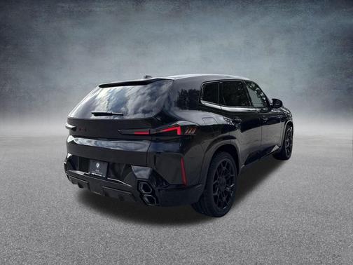 Black Sapphire Metallic 2026 BMW XM Label