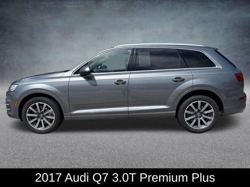 Graphite Gray Metallic 2017 Audi Q7 3.0T Premium