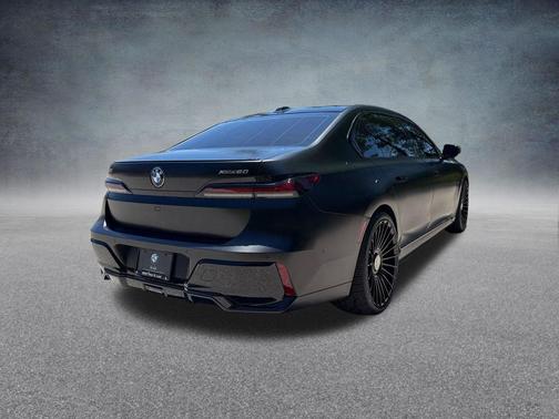 Black Sapphire Metallic 2025 BMW i7 xDrive60