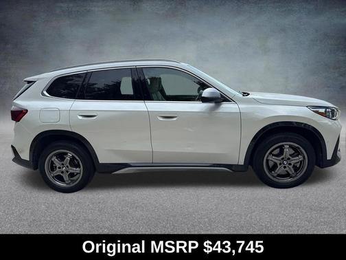 Mineral White Metallic 2023 BMW X1 xDrive28i