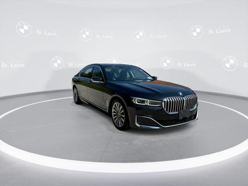 2022 BMW 740 i xDrive