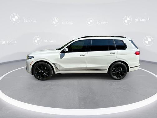 2022 BMW X7 xDrive40i